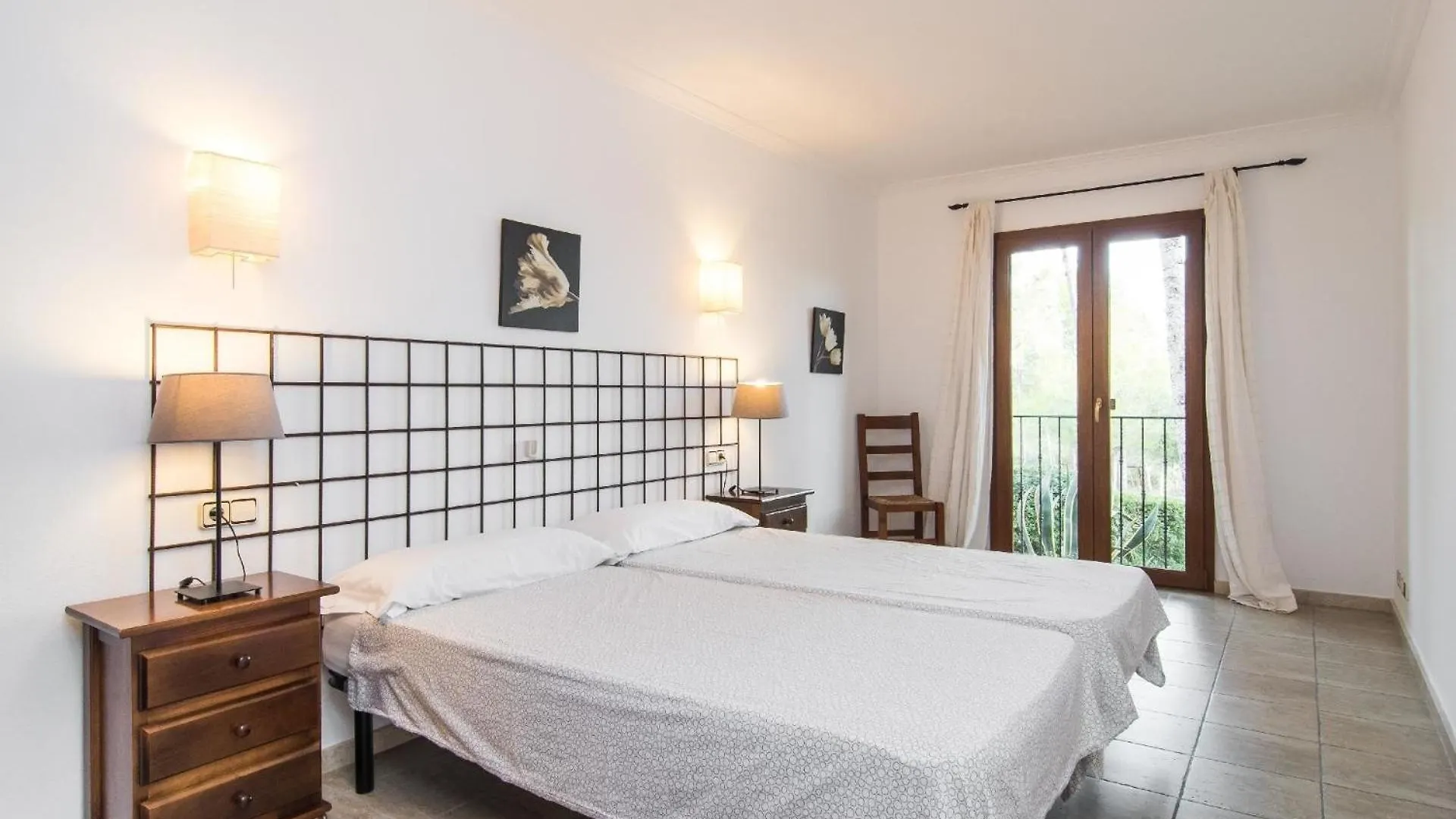 Ferienhaus Fuer 12 Personen Ca 400 M In Son Macia, Balearen Mallorca Spanien
