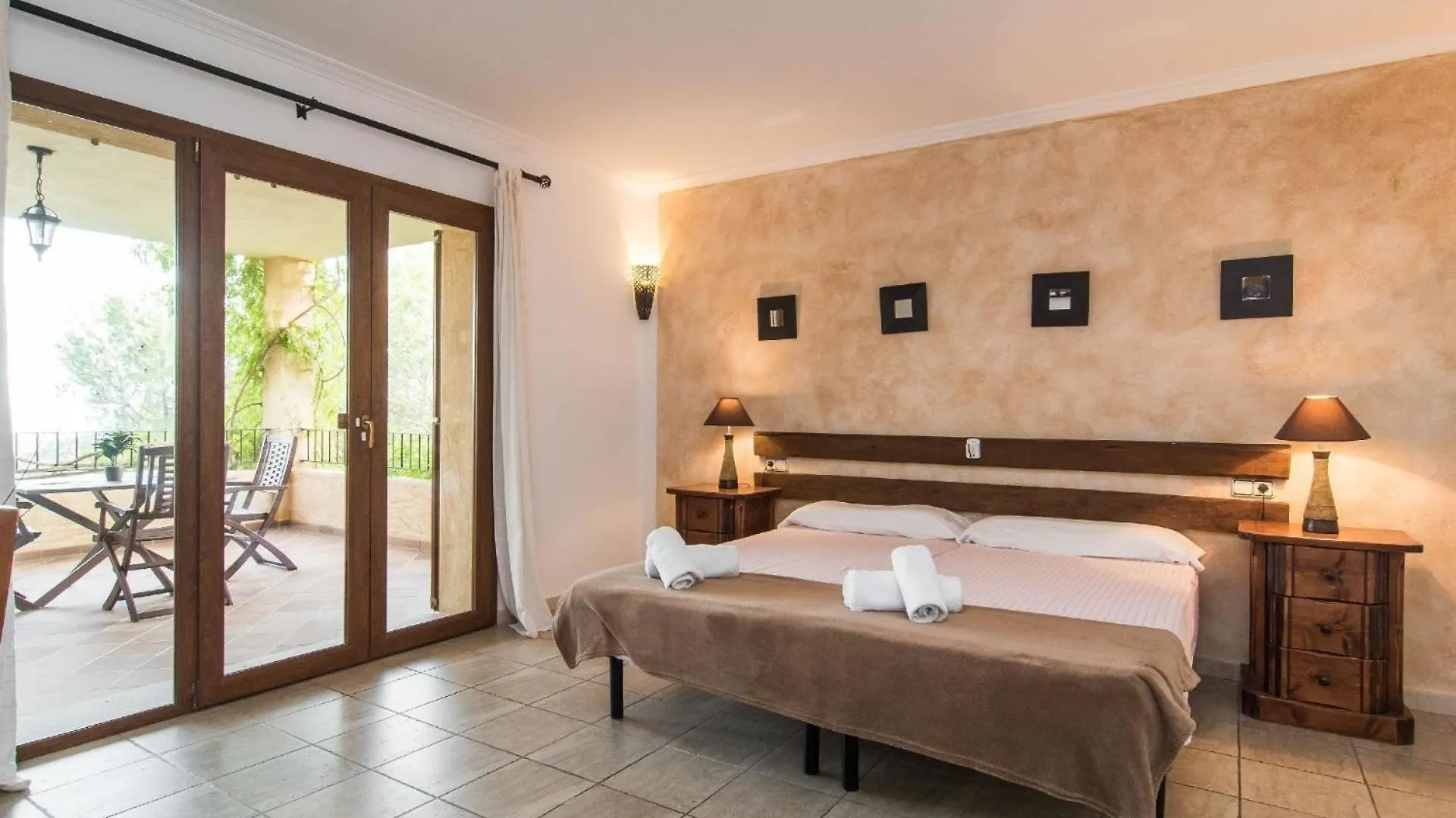 Ferienhaus Fuer 12 Personen Ca 400 M In Son Macia, Balearen Mallorca Son Macia (Mallorca)